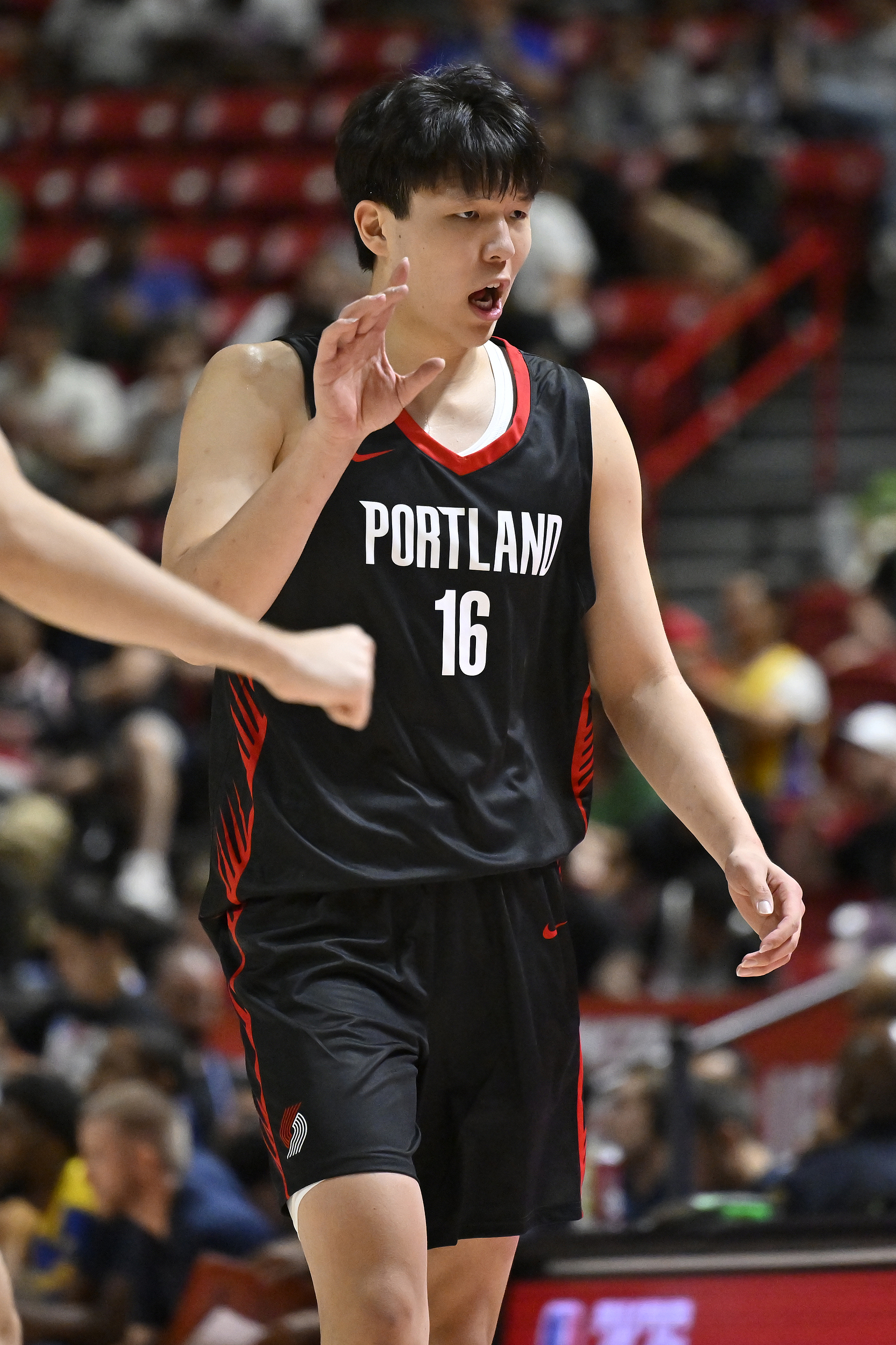 比中国球迷更能想！开拓者球迷：杨瀚森会成为开拓者队史第四伟大球员