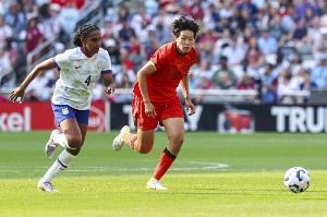 邵子钦:国家队的姐姐们更加有经验,我更加年轻所以需要更多跑动