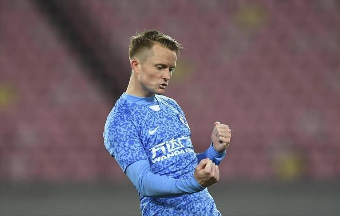 再就业!大连人旧将拉尔森加盟土超卡拉居姆吕克!