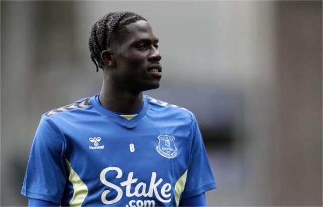 开云体育官方网站-【早报】十年之后，我来到你的城市，走过你来时的路