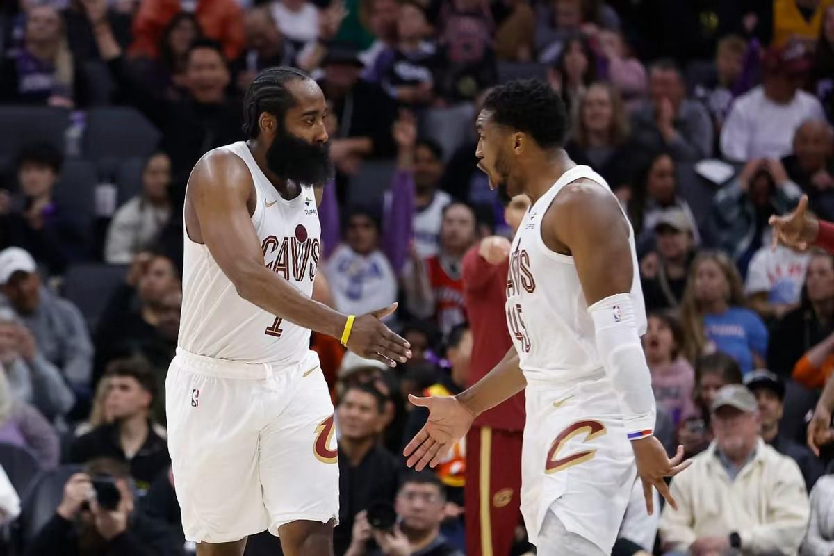 开云官方网站-NBA排名大变脸!火箭湖人抢第3,3队争西部第5,骑士队第4难保